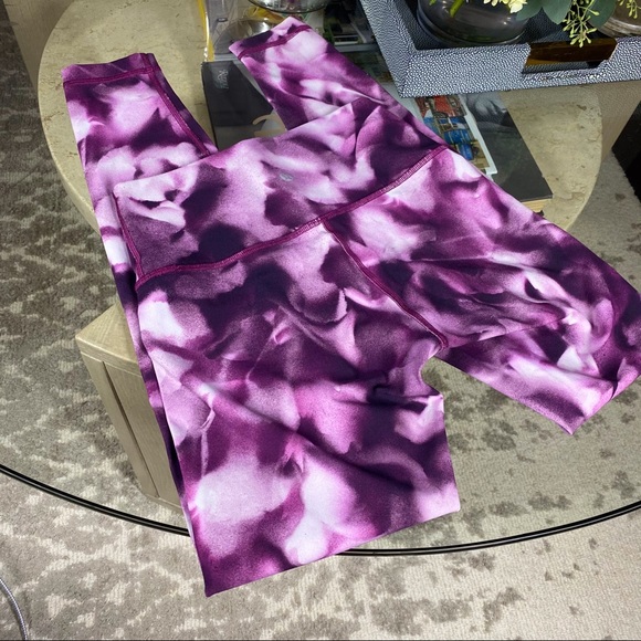 SOLD Lululemon Wunder Under Hi-Rise 7/8 Tight Pants - Picture 8 of 8